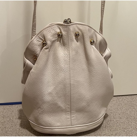 Andé Vtg Leather Bag Kiss Lock Frame White Gold Crossbody Ruffle 60s Bridal Glam - Picture 3 of 8